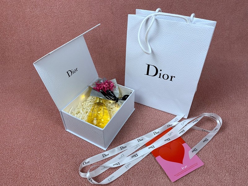 Counter Dior gift box empty box dior lipstick paper bag gift bag perfume bag lipstick box packaging bag