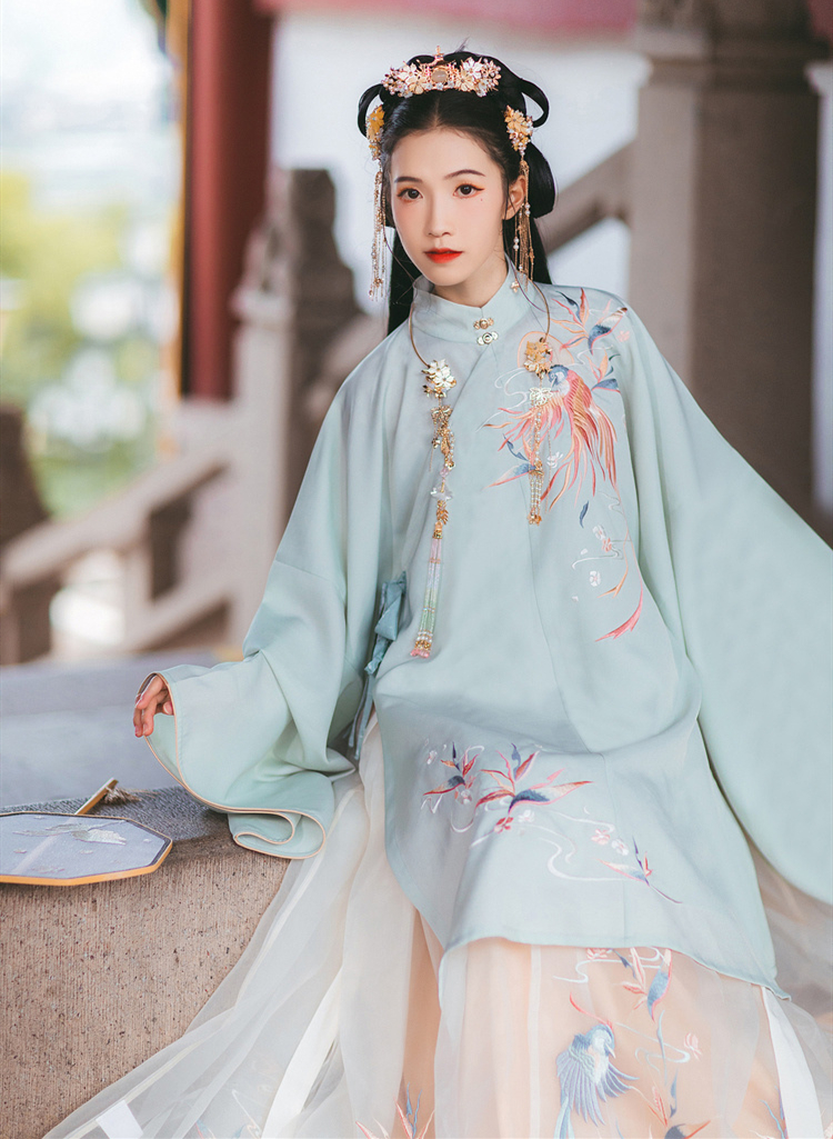 爱打扮(www.idaban.cn)，今年春天，穿上汉服，做最仙气的女孩9