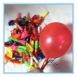 Большой свисток, воздушный шар, игрушка, вечернее платье, мегафон