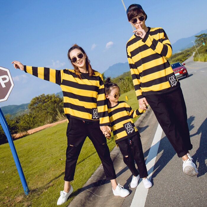 Korean version Fashion stripe loose T-shirt Broken Pants 2022 Spring Autumn Family of three-four-mouth parent-child Family suit
