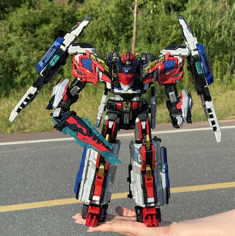 Domestic Version of Xuan Card Fighter 4 Xuan Tie War God W Transforming Robot Toy Boy's Transformers Toy Gift