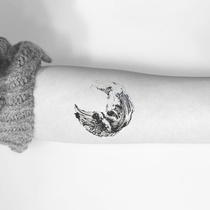 Su Orange] tattoo stickers waterproof and sweatproof men and women lasting hand-painted waves black and white creative simulation mens tattoos