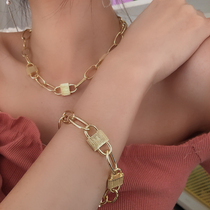 European and American designers style metal thick chain lock bracelet cold wind personality exaggerated short chain chain female