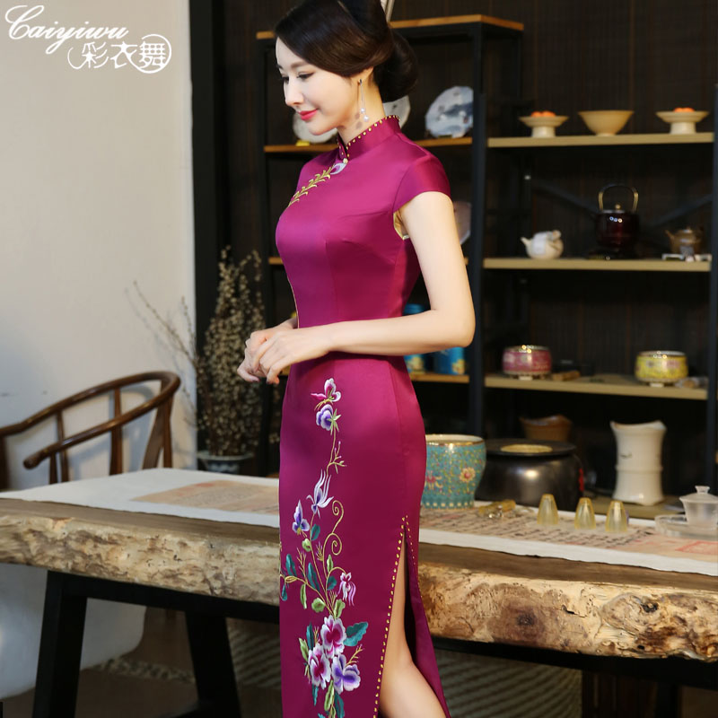 Long cheongsam, skirt, 2020, for catwalk, with embroidery Long cheongsam, skirt, 2020, for catwalk, with embroidery
