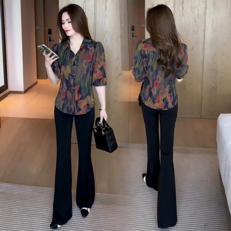 Summer New Style Printed Short-Sleeved Shirt for Women, Suitable for Mothers, with a Stylish and Youthful Look, Loose Fit, Slimming, and Trendy Mid-Sleeve Top