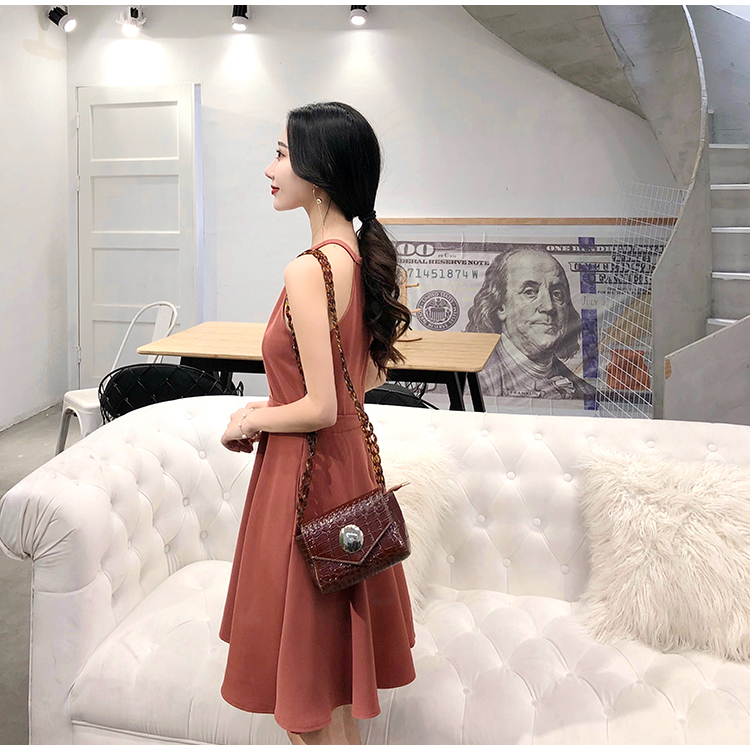 VK旗艦店 韓國風掛脖顯瘦露肩高腰無袖洋裝