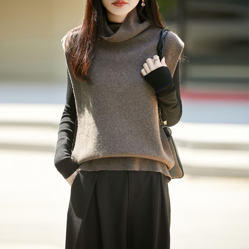 French-Style High-Neck Knitted Vest Sweater for Women, Autumn and Winter, Layered Wear, Loose Sleeveless Top French-Style High-Neck Knitted Vest Sweater for Women, Autumn and Winter, Layered Wear, Loose Sleeveless Top