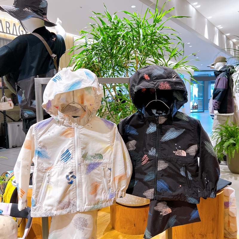 Limited Time Offer: 20% off Price Change - the North Face 22615R Graffiti Line Hooded Jacket in Two Colors