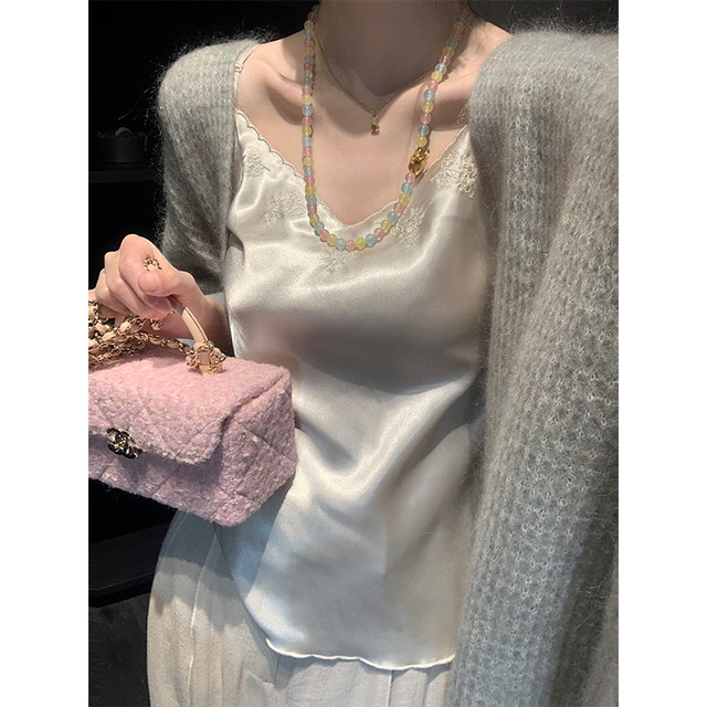 ພັດລົມ Zhiqiao ແຂບ satin versatility embroidered camisole ຂອງແມ່ຍິງ chic slim ບໍລິສຸດຄວາມປາຖະຫນາ sleeveless ເທິງສຸດ