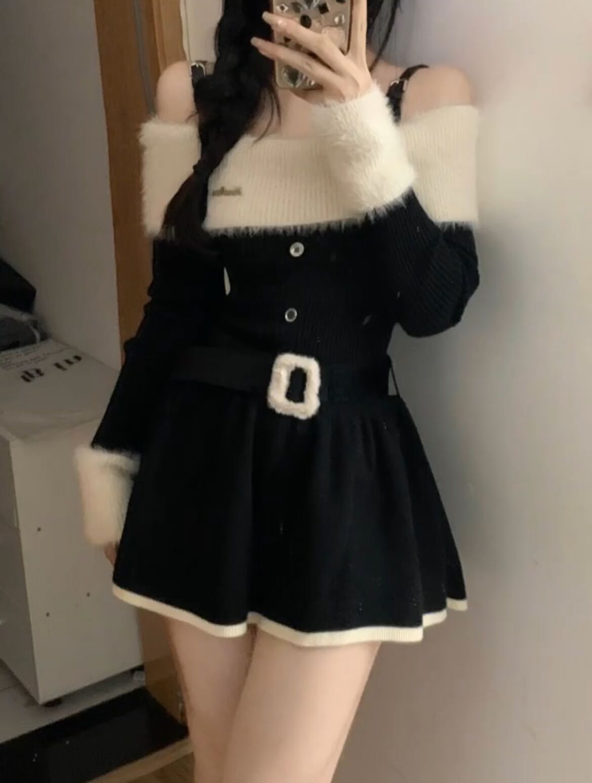 Fall 2023 new women's dress sweet and hot girl with shoulder long sleeve knitted dress with dress temperament ambience pendant with skirt-Taobao