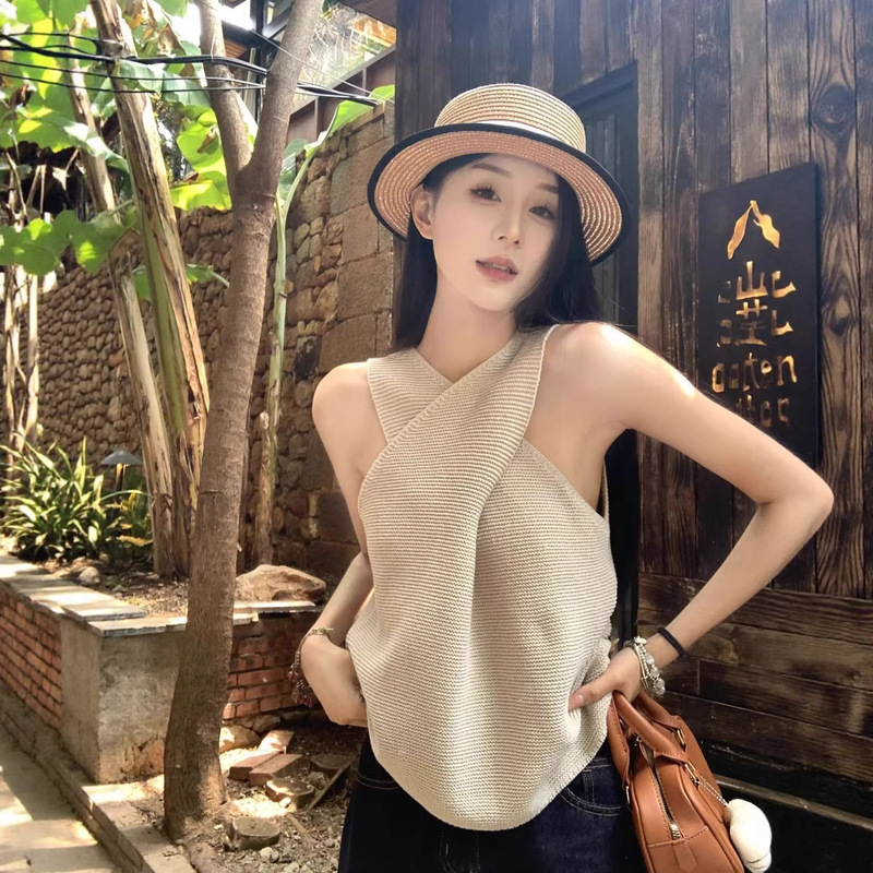 Trendy Cross-Back Sleeveless Knit Tank Top for Women, Summer Slim-Fit Design, Unique and Stylish Off-Shoulder Halter Top