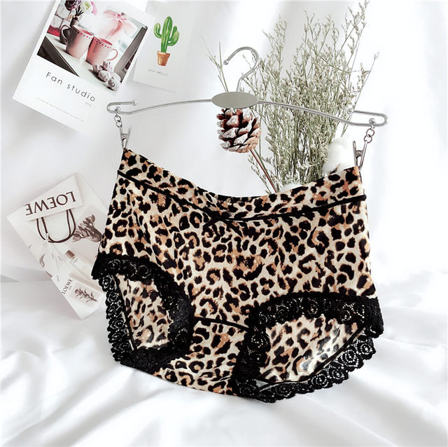 Caitian graphene underwear sexy leopard-print women's ice silk boxer antibacterial seamless lace edge large size hip-lifting shorts