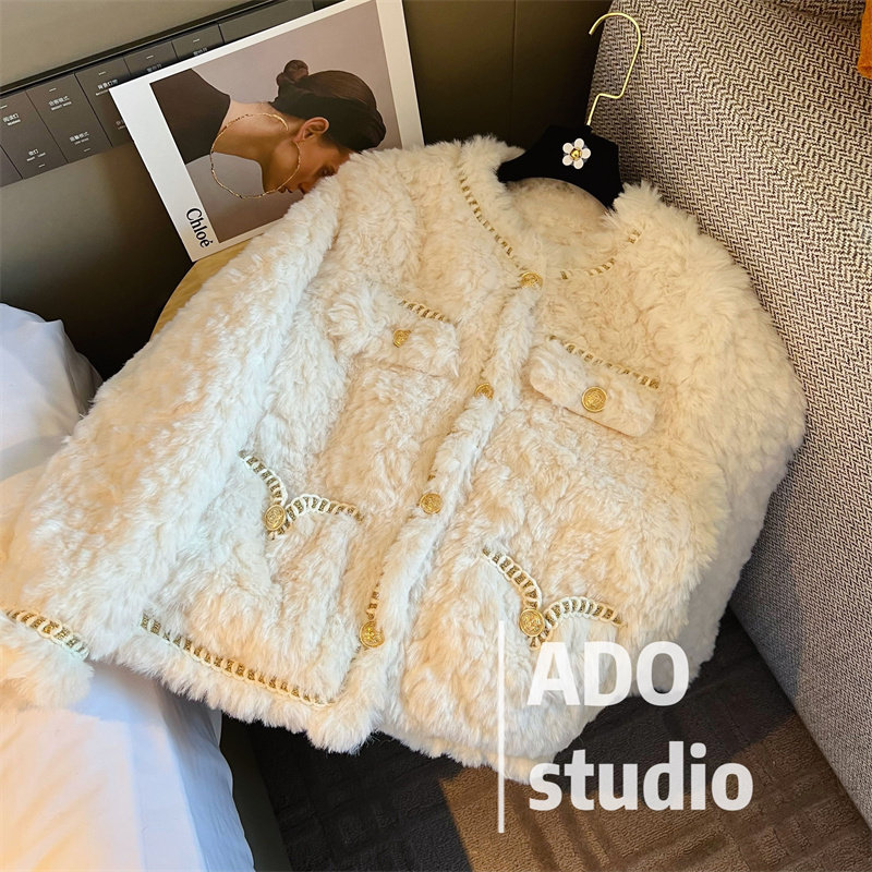 Small fragrant windy white lamb wool coat woman 2022 Fall new name Yuanyuan Ethos 100 Hitch Short blouses