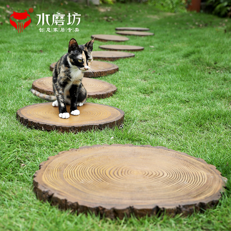Outdoor courtyard lawn stepping stone villa garden pedal stone corridor paved stone stepping stone