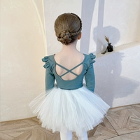 Лонгслив, белая юбка