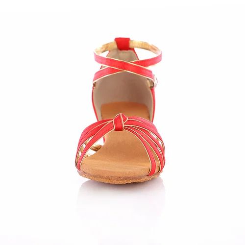 Большая красная девочка латиноамериканская танце