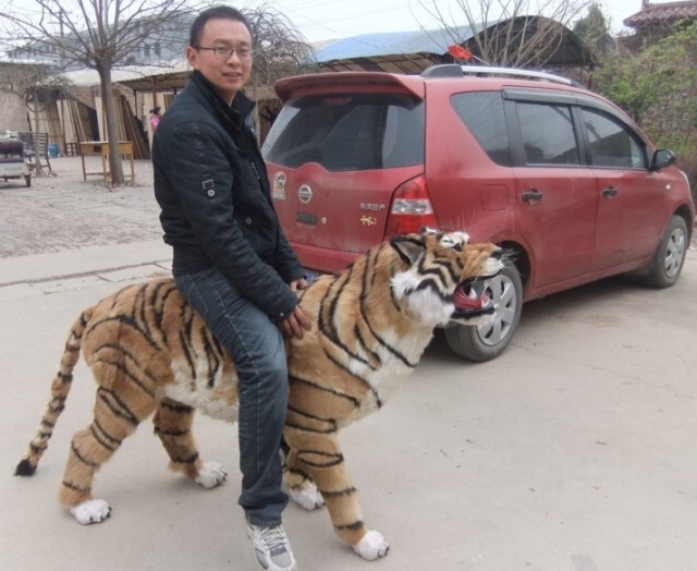 Simulated Fur Animal Tiger Decorations Zoo Photography Film and Television Props Leading Gifts Simulated Fur Animal Tiger Decorations Zoo Photography Film and Television Props Leading Gifts