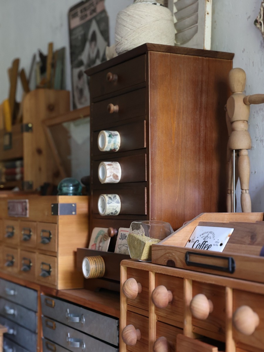 祖母の)中世の形の丸太七段箪笥デスクトップ分類収納 - ショップ