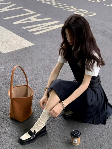 Милый комплект, рубашка, подтяжки, платье, облегающий крой