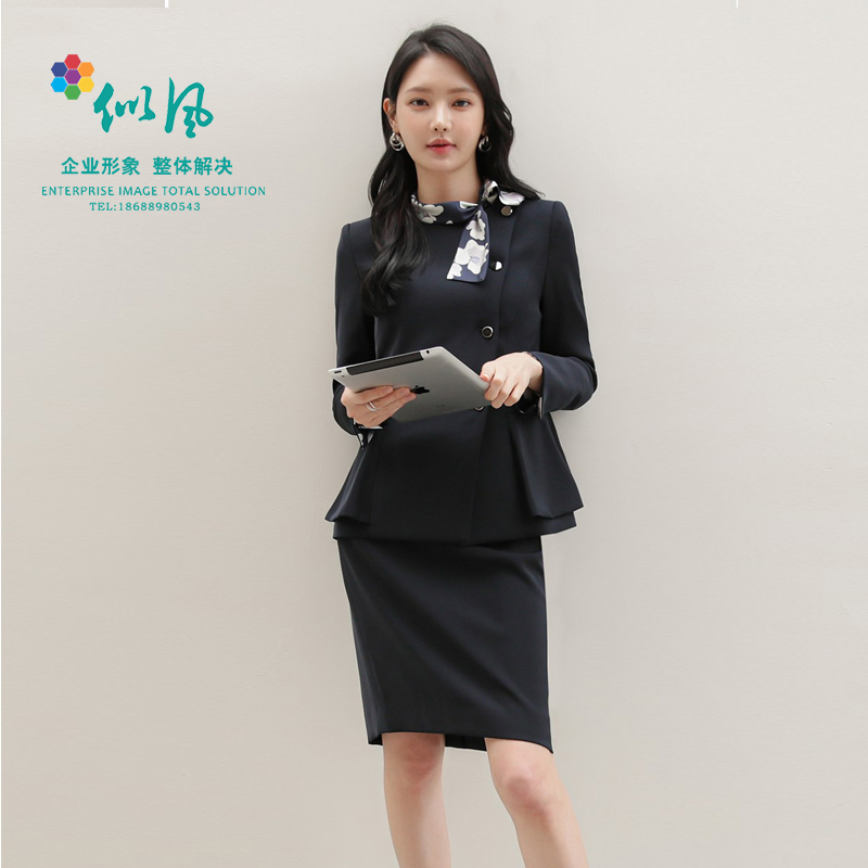 Korean-style high-end professional suit sample house display center sales jewelry workwear repair interview is dressed in front of the jin shop guide
