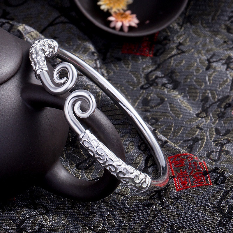 Westward Journey Thần chú Vòng đeo tay Mặt trời Wukong Vàng Hoop Vòng đeo tay màu đen Chữ cặp đôi nam và nữ Gửi nhẫn - Vòng đeo tay Cuff vòng tay hermes