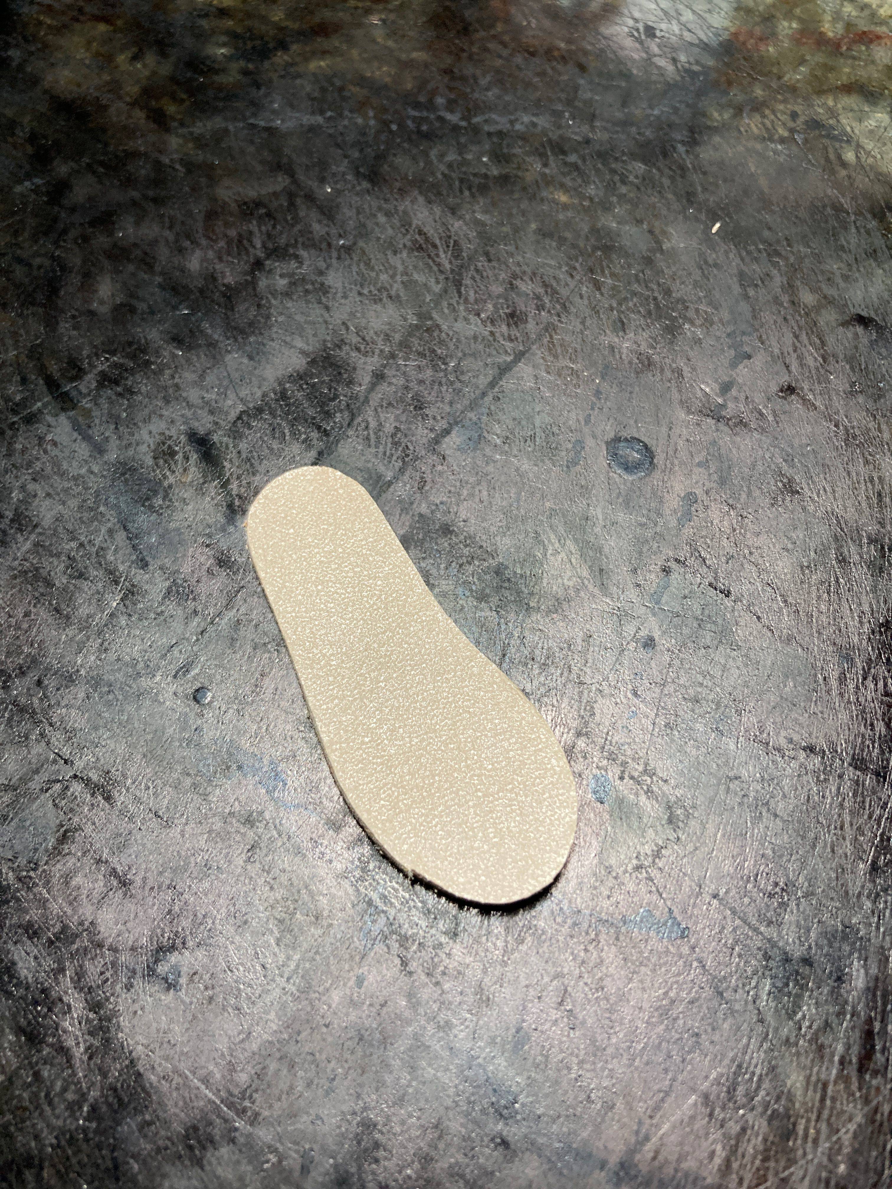 1: 6 of the bottom of the cow leather.