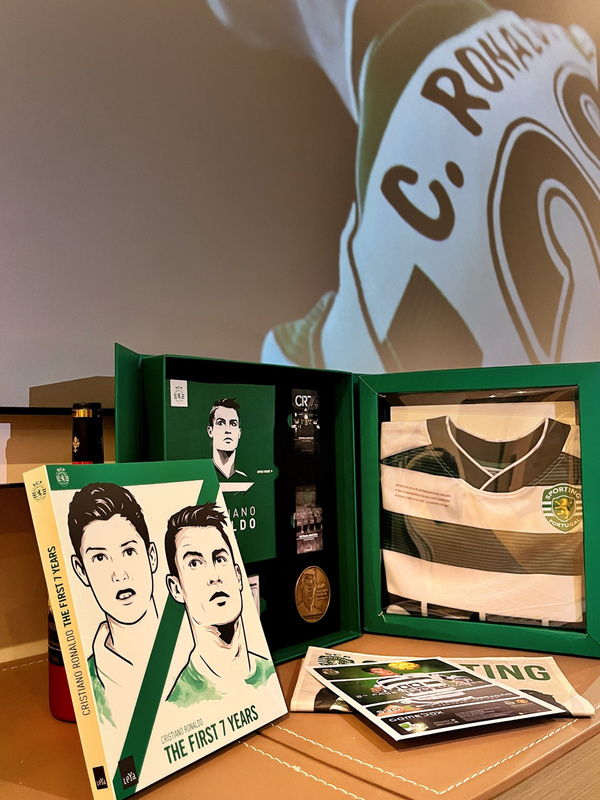 Cristiano Ronaldo Gift Box Official Purchase Direct Mail from Portugal Cristiano Ronaldo Gift Box Official Purchase Direct Mail from Portugal
