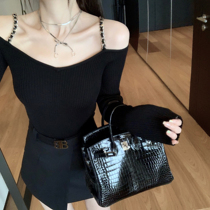 CHICYOU (original Fragrant Shoulder Beauty) small fragrance chain lined with shoulder long sleeves tight knit headblouse