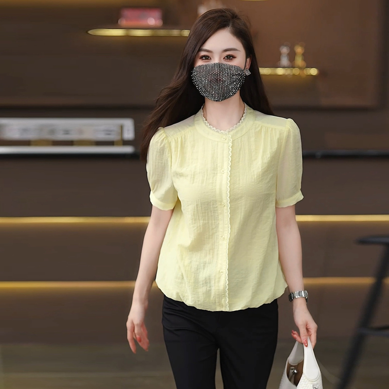 French Lace Puff-Sleeved Round-Neck Shirt for Women, Summer Thin Style, Slimming, Age-Reducing, High-End Casual Top