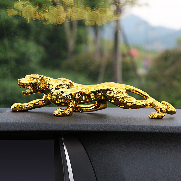 Car Decoration Leopard Figurine, Creative and Unique, Car-Mounted Leopard, In-Car Accessory for Men, Bold Car Decoration, Car Ornament