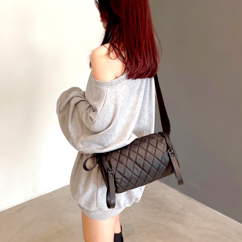 Original Quilted Cylinder Bag for Women, Versatile Bucket Bag for Autumn and Winter, Oxford Cloth Sports Cycling Lightweight Shoulder Crossbody Bag