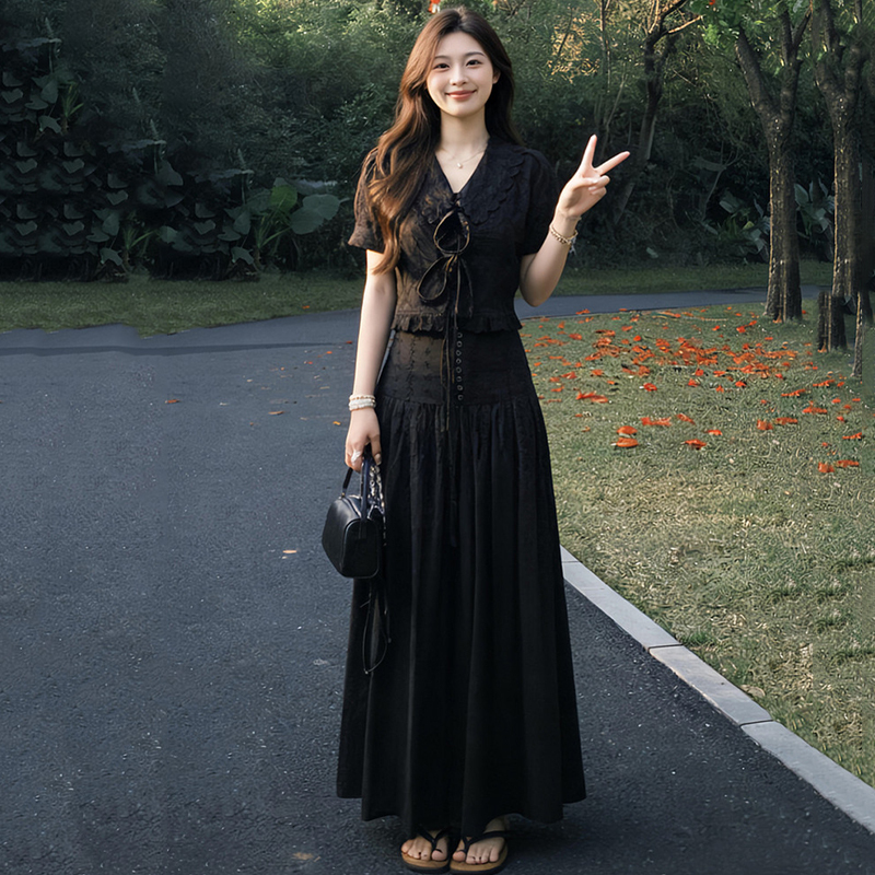 2026 Super Trendy Outfit: a Complete Summer Set for Plus-Size Women, Featuring an Embroidered Top with a Cinched Waist and a Slimming Skirt, Two-Piece Set 2026 Super Trendy Outfit: a Complete Summer Set for Plus-Size Women, Featuring an Embroidered Top with a Cinched Waist and a Slimming Skirt, Two-Piece Set