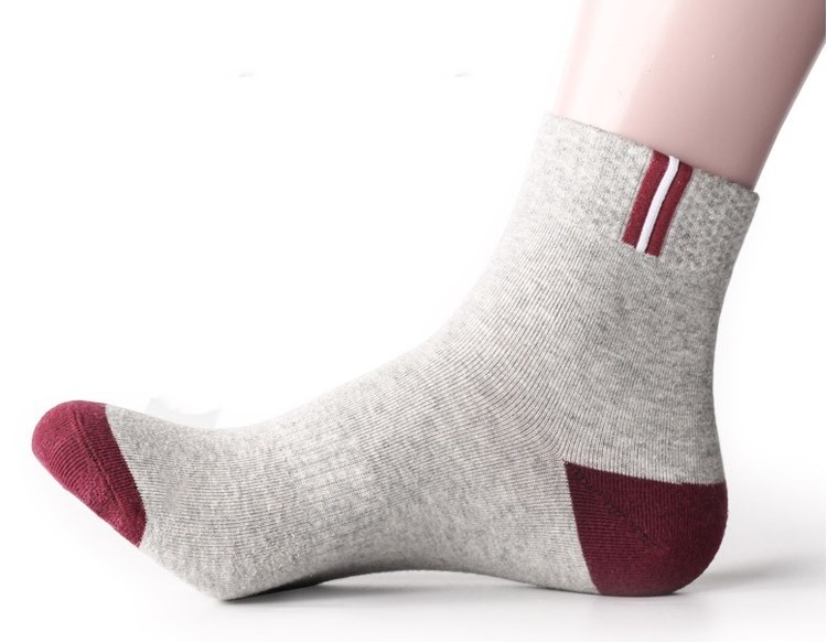 Vớ thể thao nam Vớ cotton nam bốn mùa trong vớ đen khử mùi mồ hôi ở thắt lưng 20 đôi vớ cotton mùa xuân và mùa thu tất kháng khuẩn khử mùi
