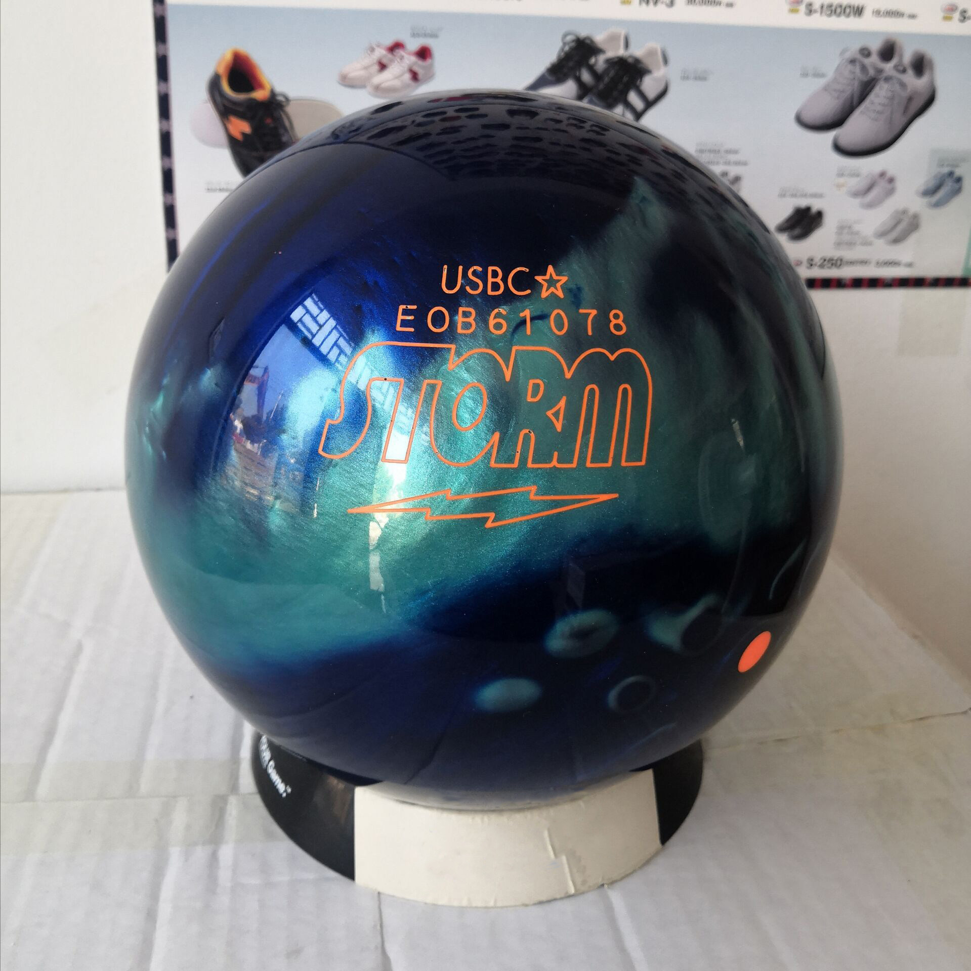 Storm Brand Professional Bowling ROPICAL SURGE TEAL-BLUE 10 pounds 4 ounces