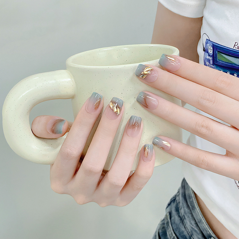 Cloudy Green Glazed Wearable Nails, Short Style, High-End Feel, Brightening Nail Patches, Amber Gradient Handmade Finished Nail Art