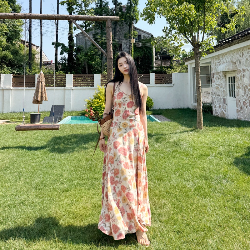 Orange Summer | 100% Mulberry Silk | 45 ° Bias-Cut | 16mm Double Crepe V-Neck Suspender Dress with Large Skirt 6921 Orange Summer | 100% Mulberry Silk | 45 ° Bias-Cut | 16mm Double Crepe V-Neck Suspender Dress with Large Skirt 6921