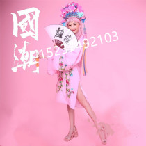 Photo studio theme wedding photography Chinese style national tide costume parent-child photo costume photo hip hop headdress costume