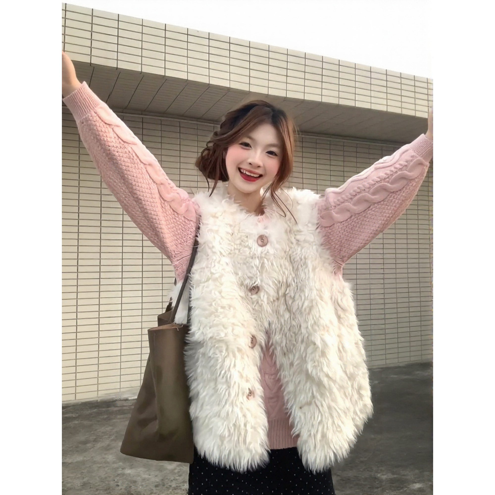 Eco-Friendly Fox Fur Detachable Knitted Sleeve Spliced Fur Coat Caramel Mocha Layered 2026 Autumn/Winter Vest Coat