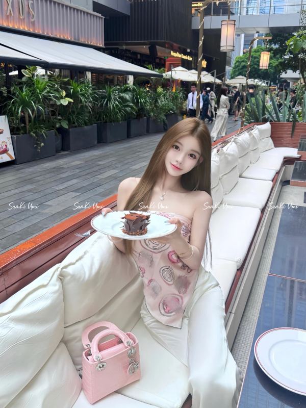 Dim Sum Snack "Circle and Dog~*": the Young Lady Is Born with a Rich and Noble Destiny^ Fragrant Square Scarf Tube Top Dim Sum Snack "Circle and Dog~*": the Young Lady Is Born with a Rich and Noble Destiny^ Fragrant Square Scarf Tube Top