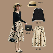 Early autumn fashion light luxury High sense small fragrant style womens port style retro chic professional sweater skirt two-piece suit