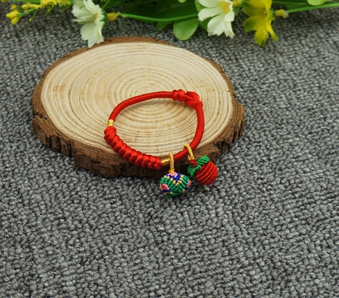 Lễ hội thuyền rồng bọ cạp trẻ sơ sinh trẻ em dây đỏ ác linh bị sốc tay vòng tay nhỏ dâu nhỏ vòng chân táo nhỏ - Vòng chân cửa hàng phụ kiện