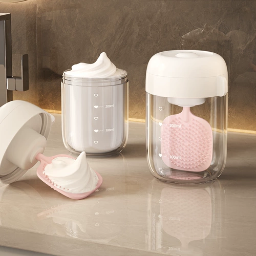 Очищающее молочко, гель для душа, автоматический шампунь, мусс