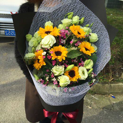 Sunflower Huludao City Lianshanlong Port Area Xingcheng City Tongcheng Entity Fresh Flower Shop Express Birthday for the Flowers Door-to-door