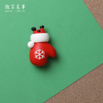 White snowflake Christmas gloves Tnail soft wooden board creative decoration Sort by nail Large head needle Strong magnet Fridge Sticker