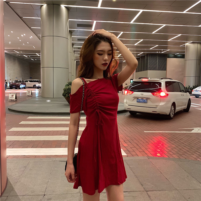 VK旗艦店 韓國風設計感單肩抽繩修身短袖洋裝