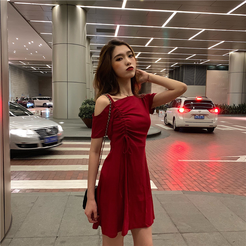 VK旗艦店 韓國風設計感單肩抽繩修身短袖洋裝
