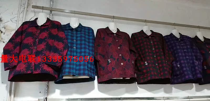 Phụ nữ trung niên áo mẹ mùa xuân áo khoác mỏng người già 60 tuổi 70 bà ngoại mùa xuân và áo mùa thu in áo áo kiểu tuổi trung niên