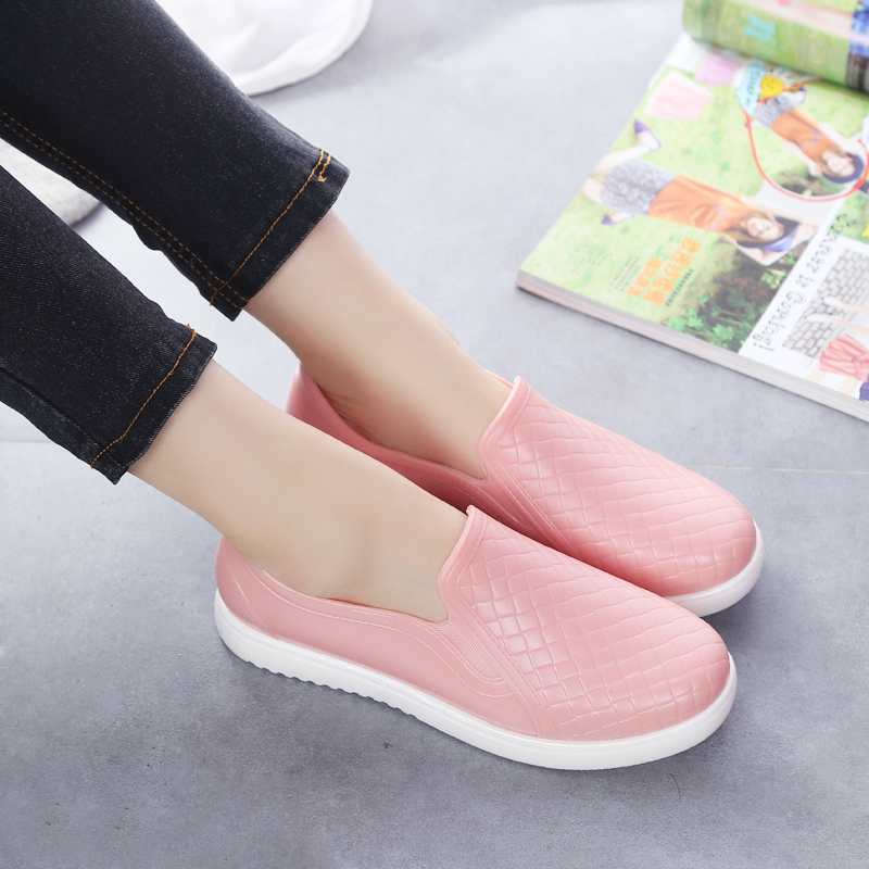 South Korea Rain Shoes Lady Fashion Adults Light Mouth Low Helping Short Barrel Lovers Non-slip Water Shoes Kitchen Working Rubber Sleeves Shoes Woman