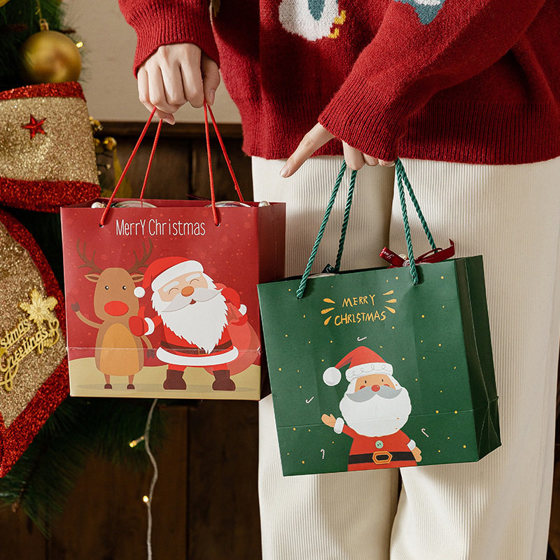 The classic red green Christmas gift bag 2 colors random
