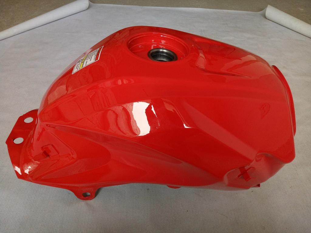 Zongshen Piaggio Robinson Motorcycle Fuel Tank BYQ150-8/BYQ125-8 Fuel Tank Robinson Fuel Tank